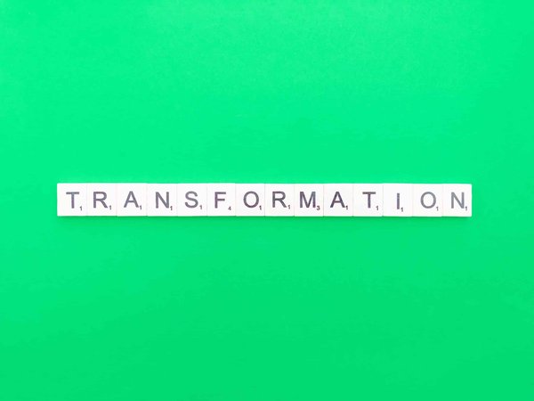 Les secrets d'un salon parfait : Découvrez comment transformer votre espace de vie en un lieu de détente et de convivialité !