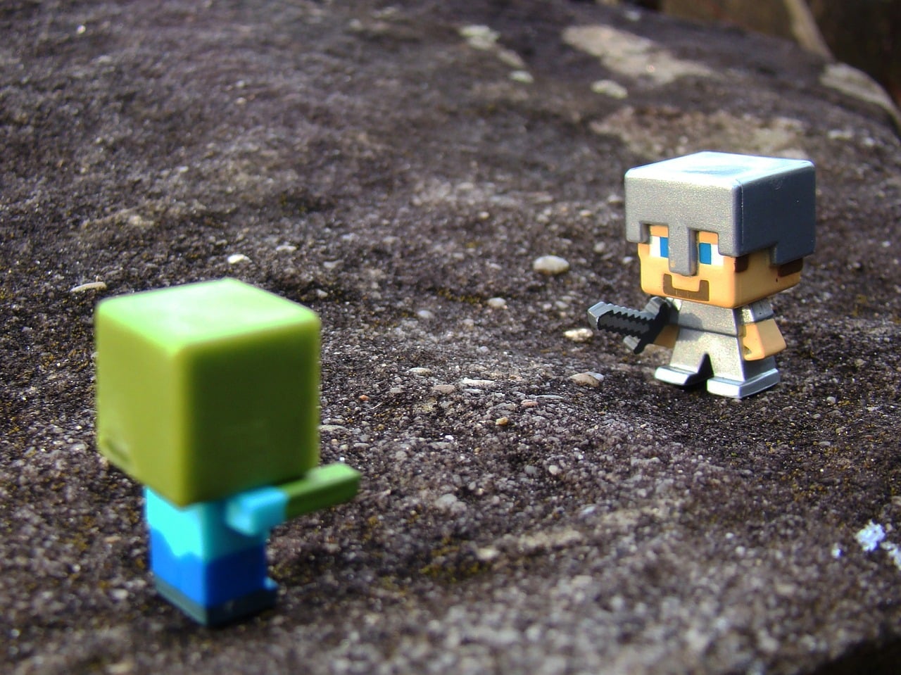 Le compagnon parfait pour les aventures virtuelles : les peluches Minecraft à adopter
