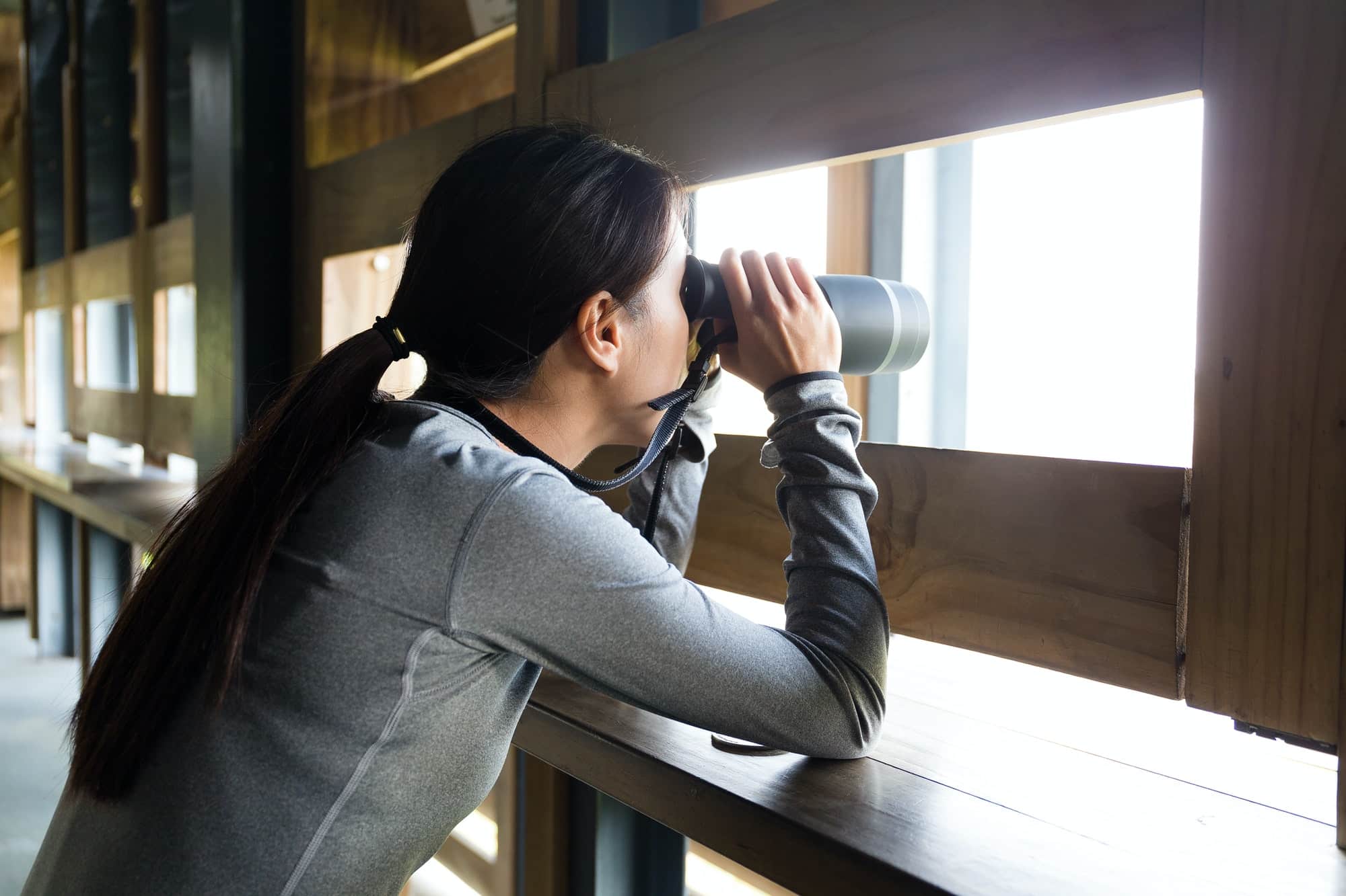 Comment choisir les jumelles idéales pour vos besoins en observation ?